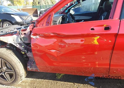 2022 Mercedes-Benz Glc 300 4Matic Suv from USA, damaged, VIN W1N0G8EB1NV368792